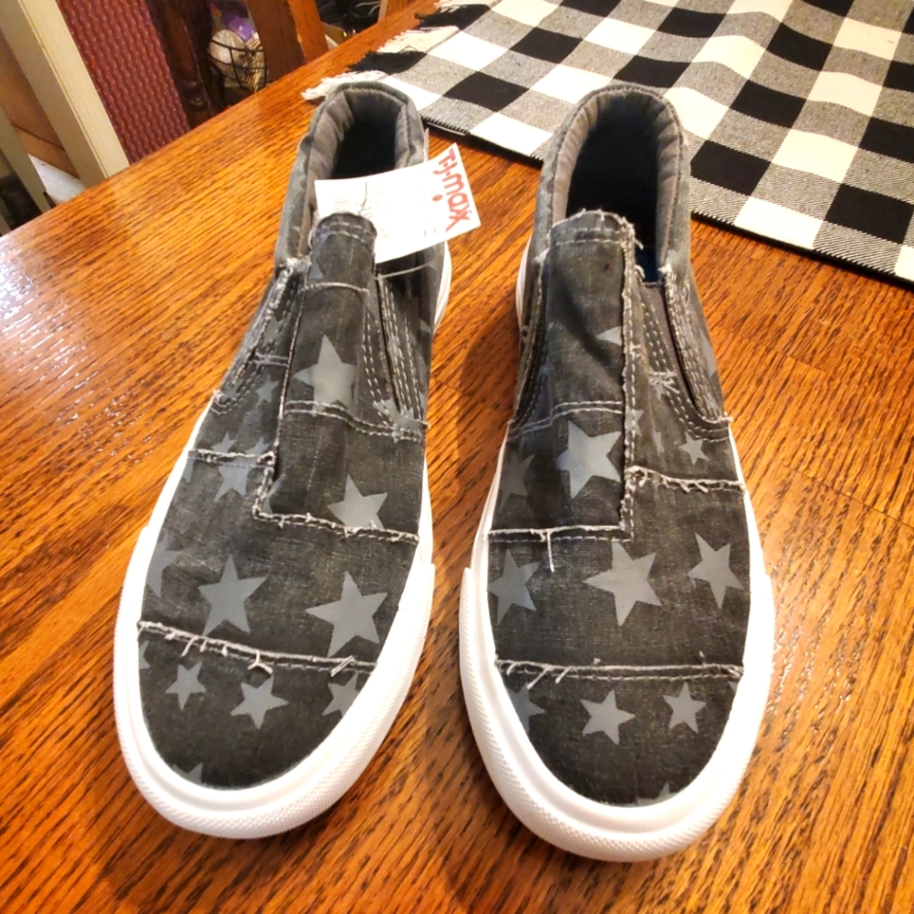 Brand New slip on sneakers